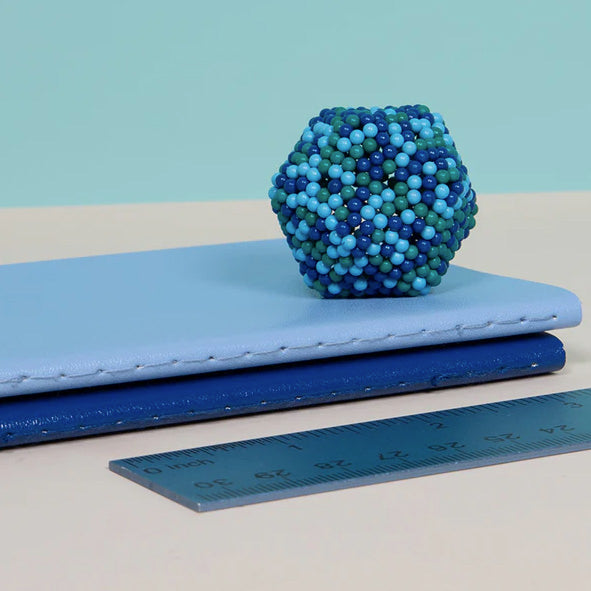 Pixel Blue Speks – Princeton University Art Museum Store
